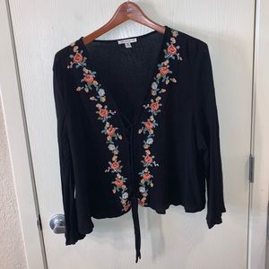 Cropped embroidered top